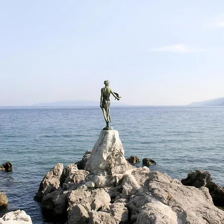 Apartamento By The Sea - 7848